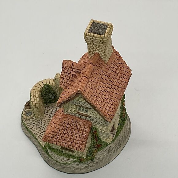 David Winter British Traditions St Anne’s Well - Picture 6 of 8